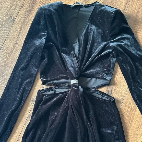 Zara Velvet cutout dress with sequin hoop - Picture 3 of 8